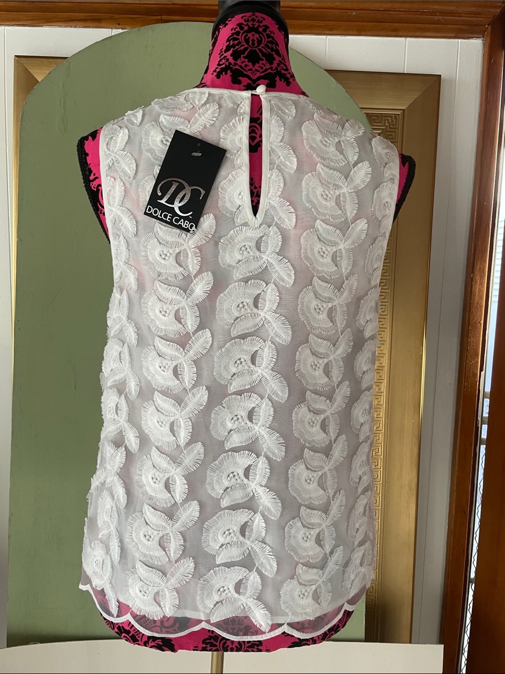 Dolce Cabo White Floral Appliqué Camisole - Picture 3 of 5